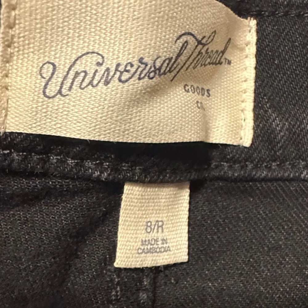 Universal Thread Women's High-rise 90's Cutoff Jean Shorts Black Size 8